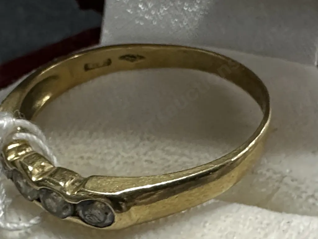 9ct Gold Stamped 375 Ring With 5 Diamonds Image 1++