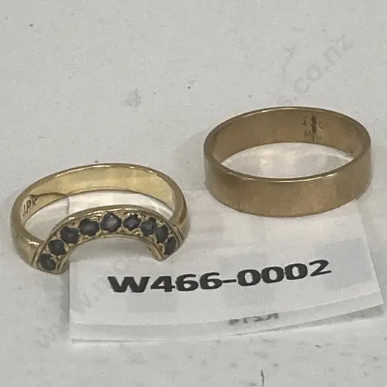Gold Ring With 9 Sapphires In a Semi Circular Shape, Stamped 18ct, Gold Wedding Band, Stamped 9ct