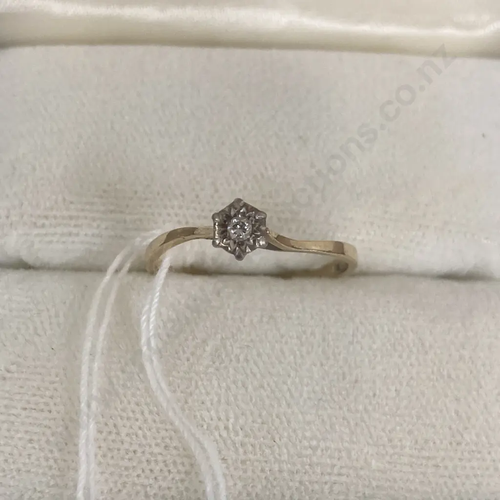Gold & Diamond Engagement Ring Stamped 9ct Image 1++
