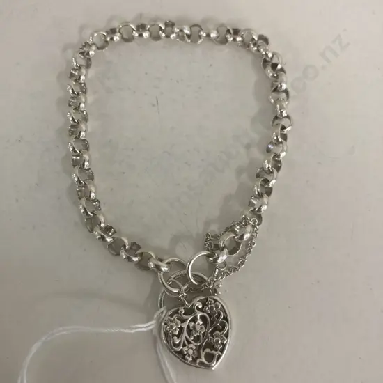 Round Belcher Bracelet With A Heart Clasp Stamped 925 (As Found Condition)