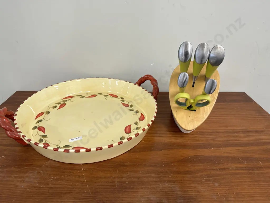 Double Handled Ceramic Serving Dish With Knife Block Image 1++