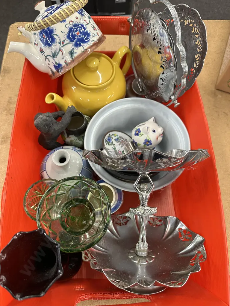 Assortment Of China, Glass & Retro Items Image 1++