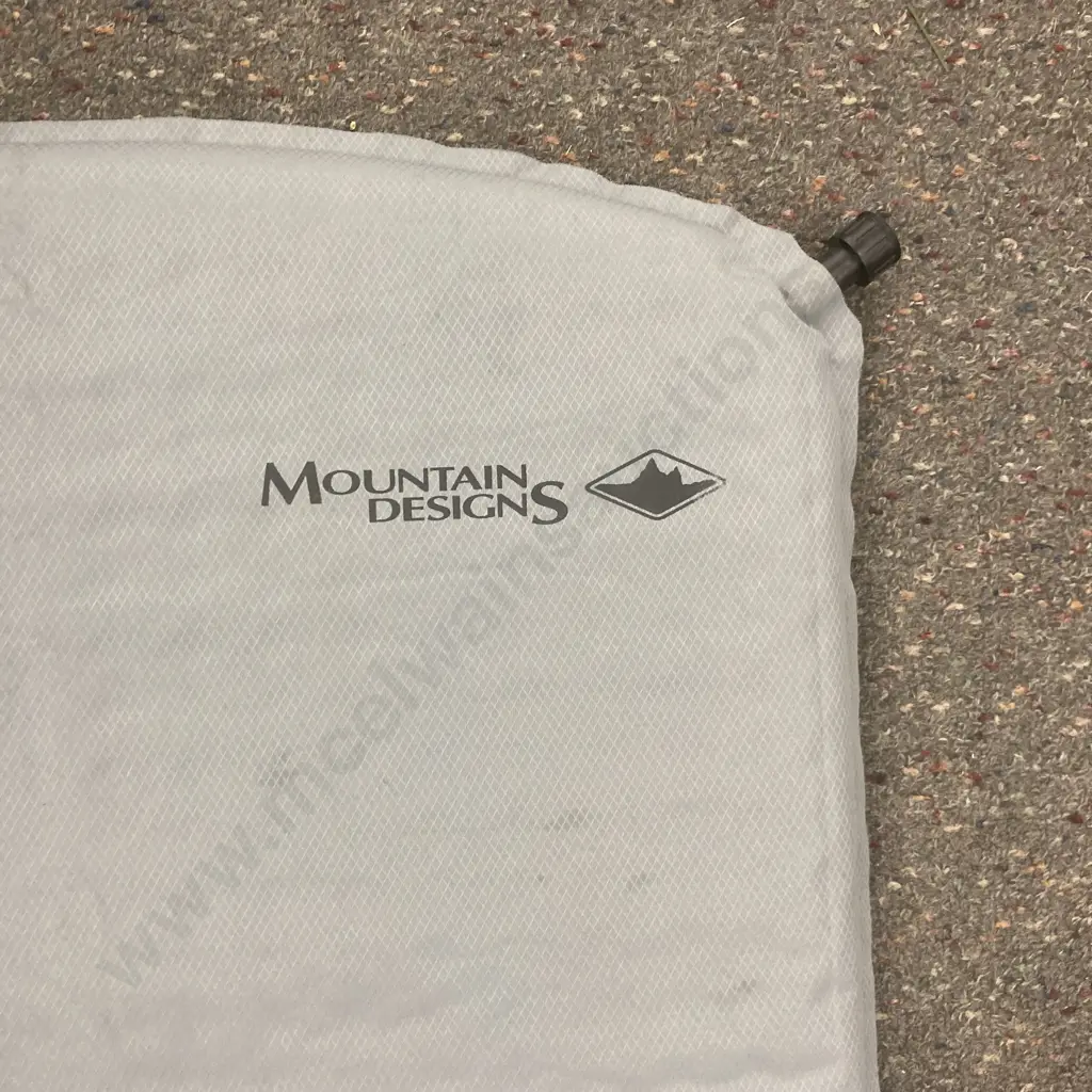 Mountain Design Self Inflating Large Thermorest, Grade 3.5 Image 1++