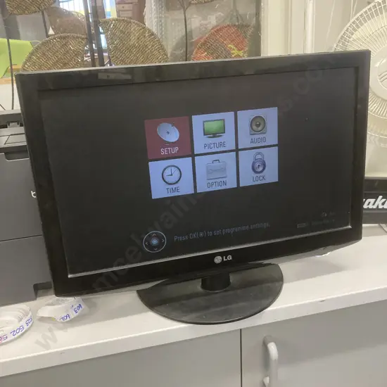 LG 22" Computer Monitor With Remote, 2 HDMI Inputs