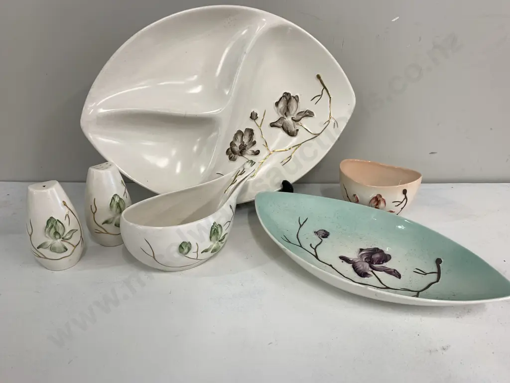 Selection Of Carlton Ware Platters, Gravy Boat Etc Image 1++
