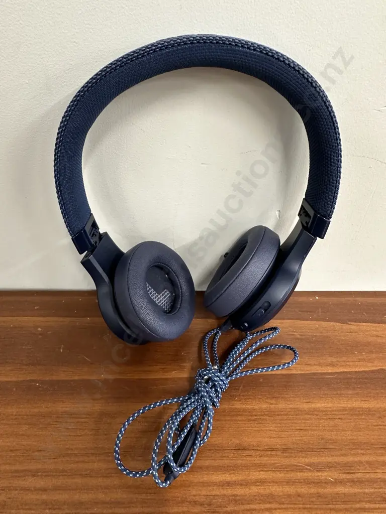 JBL Head Phones Image 1++