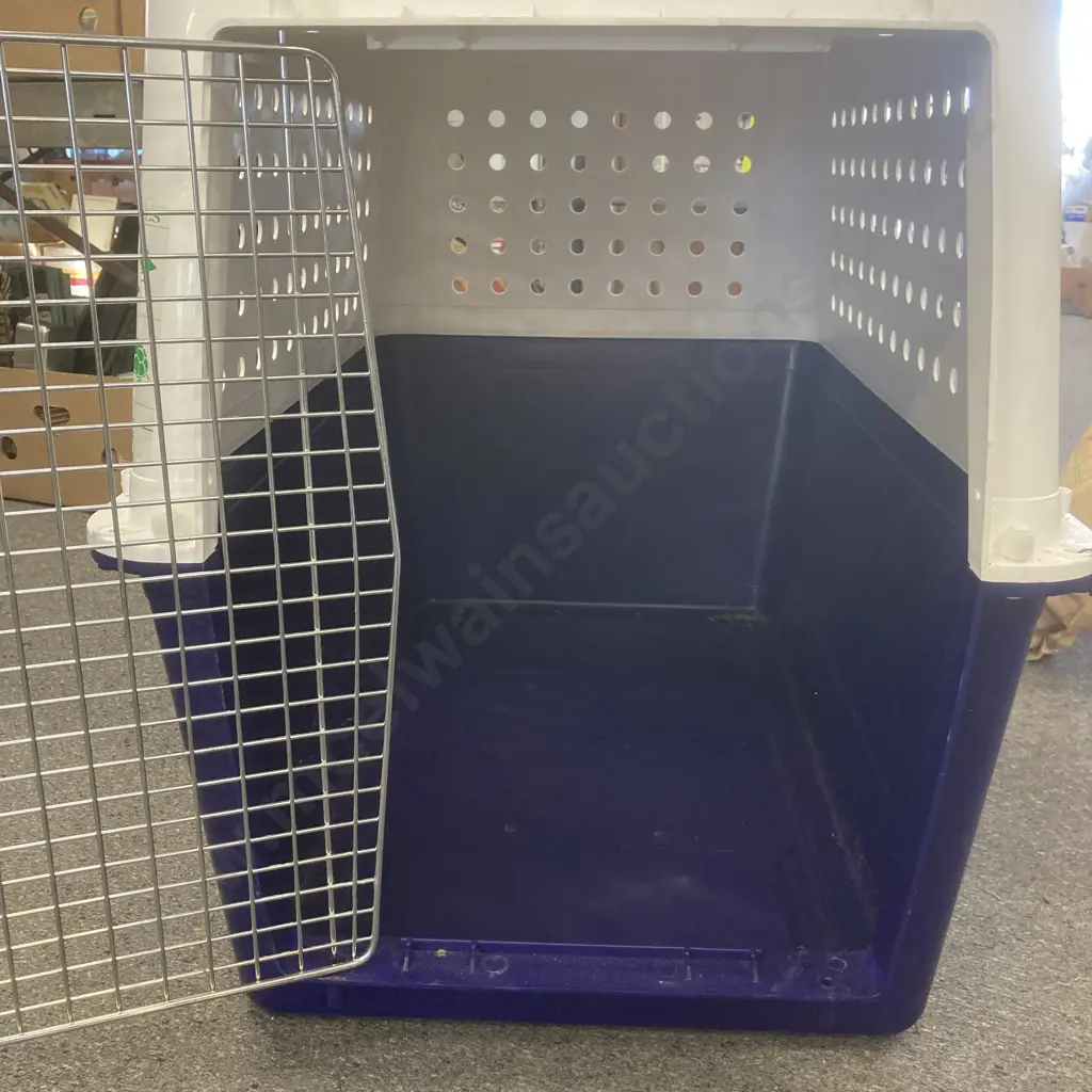 Large Dog Transport Crate, H75 W94 D62cm Image 1++