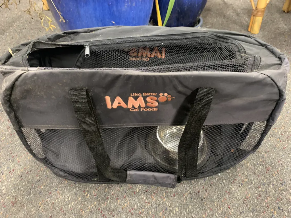 Iams Cat Carrier Image 1++