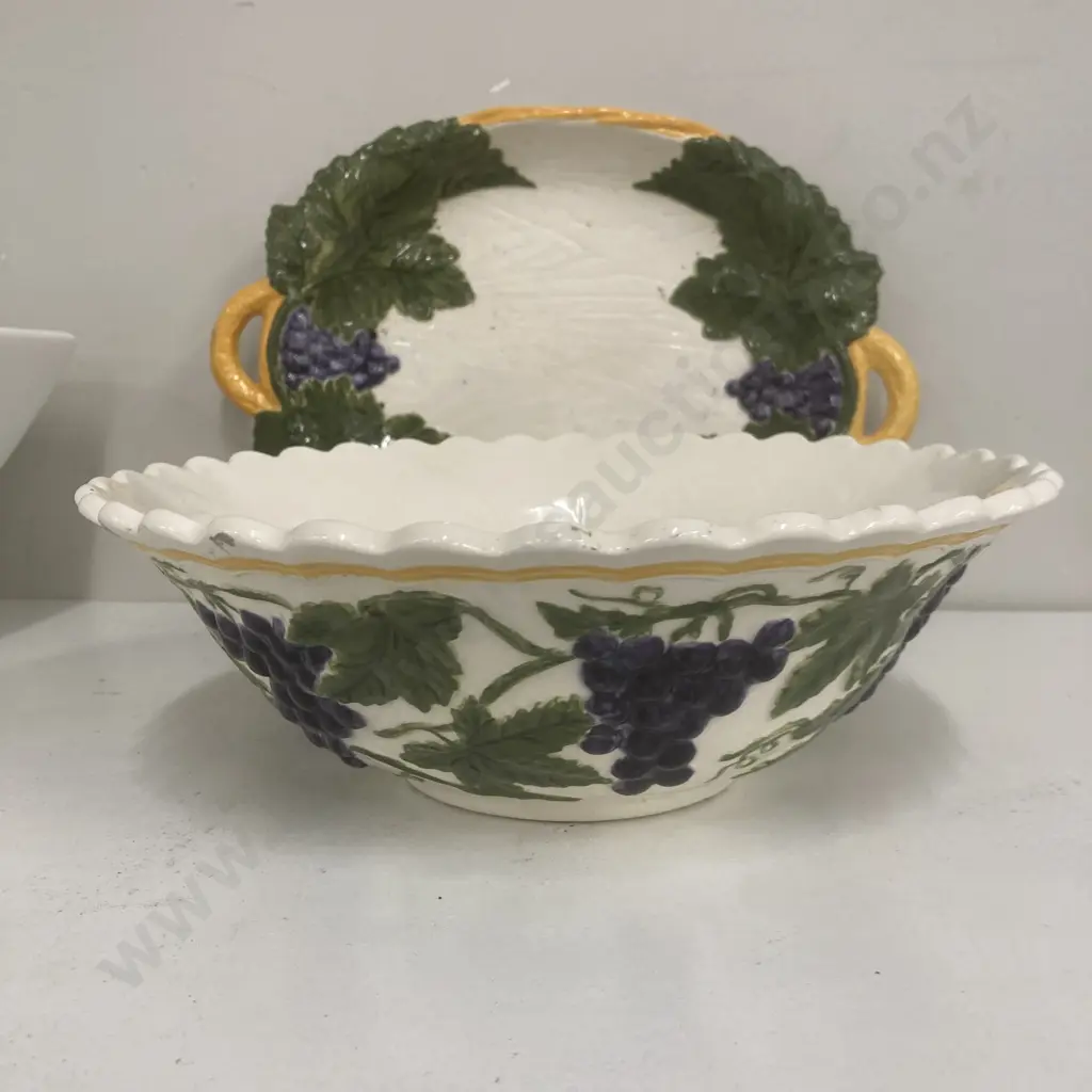Large White Haven Bowl, 13 x 33.5cm, Grape Bowl & Platter Image 1++