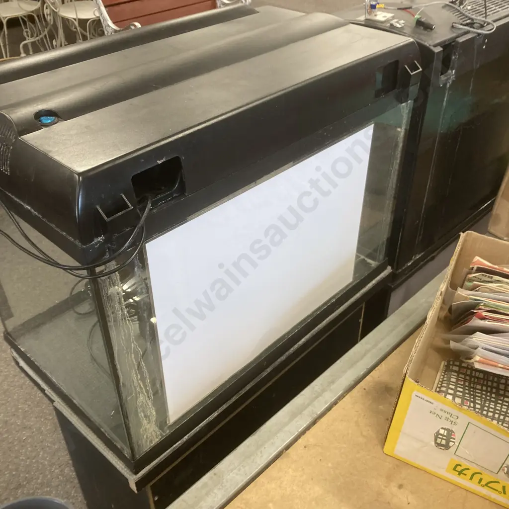EcoStyle 61 Fish Tank On 2 Door Stand. LED Lights, H118 W60.5 D35cm (As Found) Image 1++
