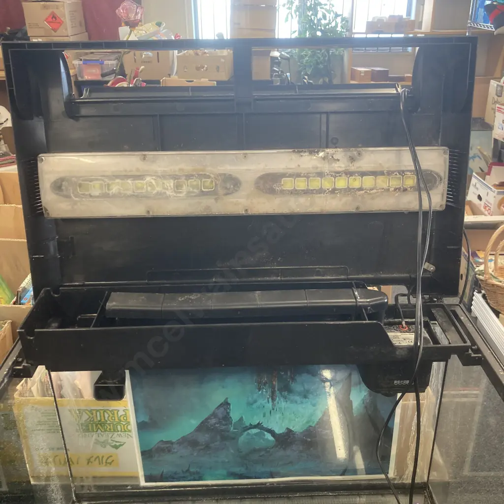 EcoStyle 61 Fish Tank On 2 Door Stand. LED Lights, H118 W60.5 D35cm (As Found) Image 1++