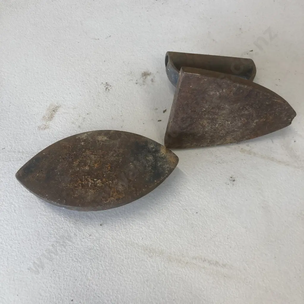 Pair of Antique Irons Image 1++