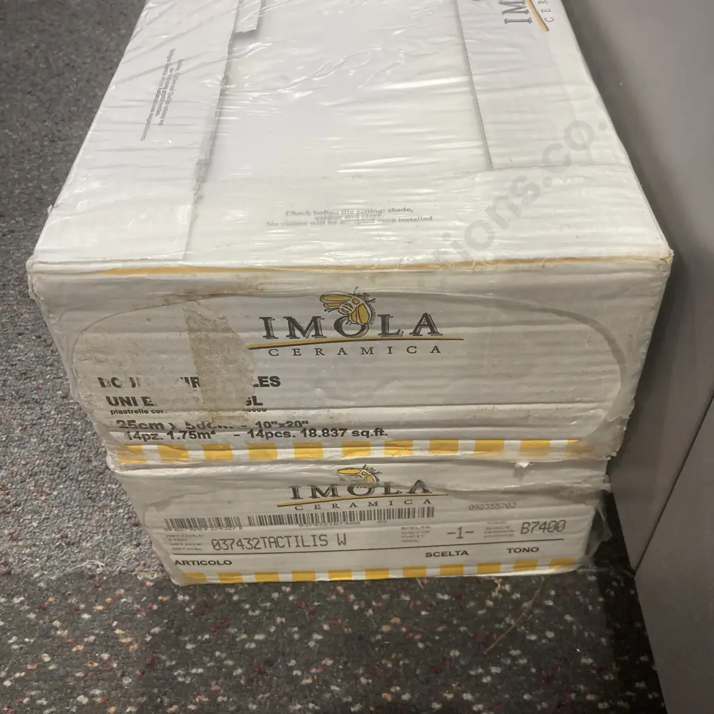 2 x Boxes of New White Italian Ceramic Tiles, 25 x 50cm, 14 Piece (1.75 m2) per Box Image 1++