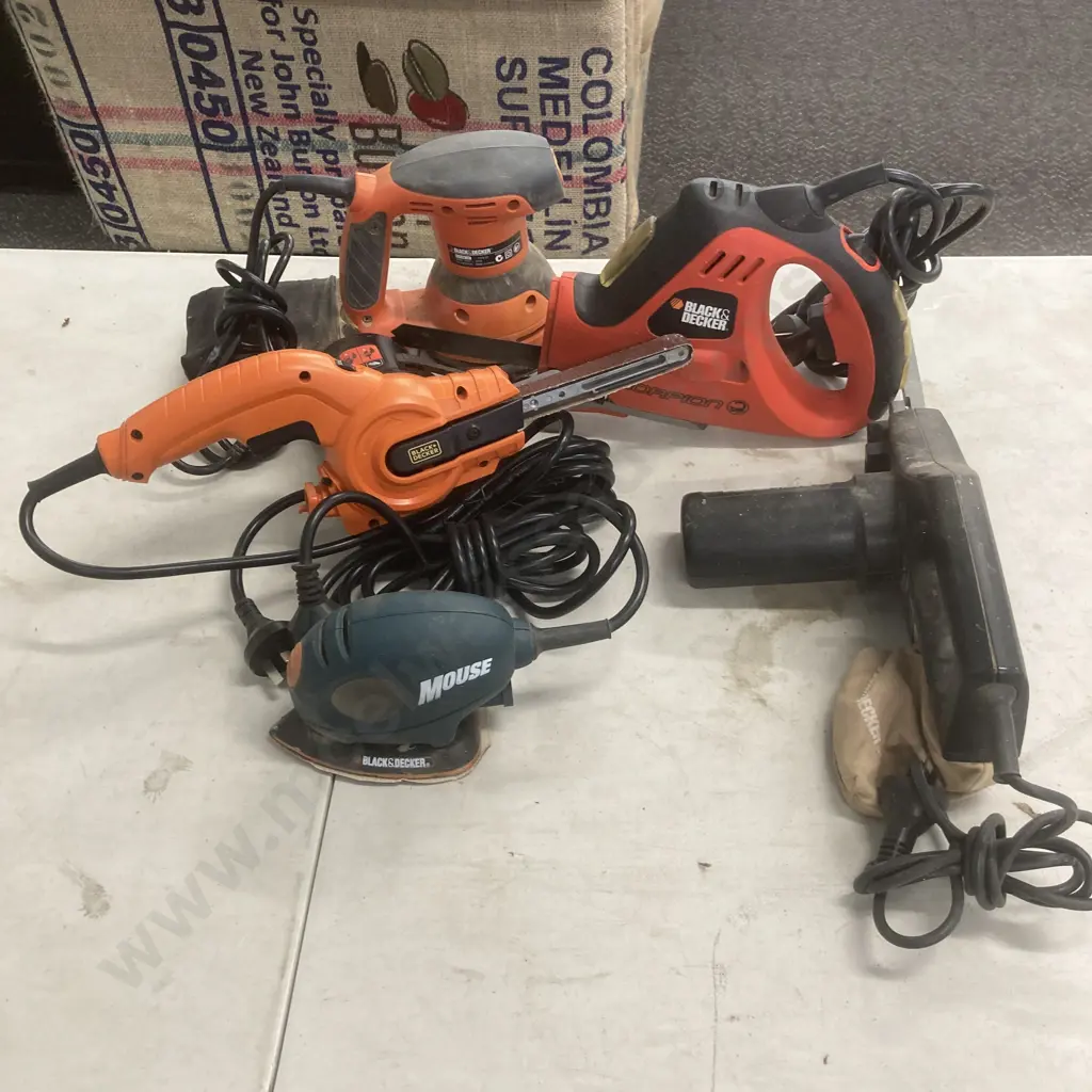 Lot of 4 Black & Decker Sanders & a Saw Image 1++