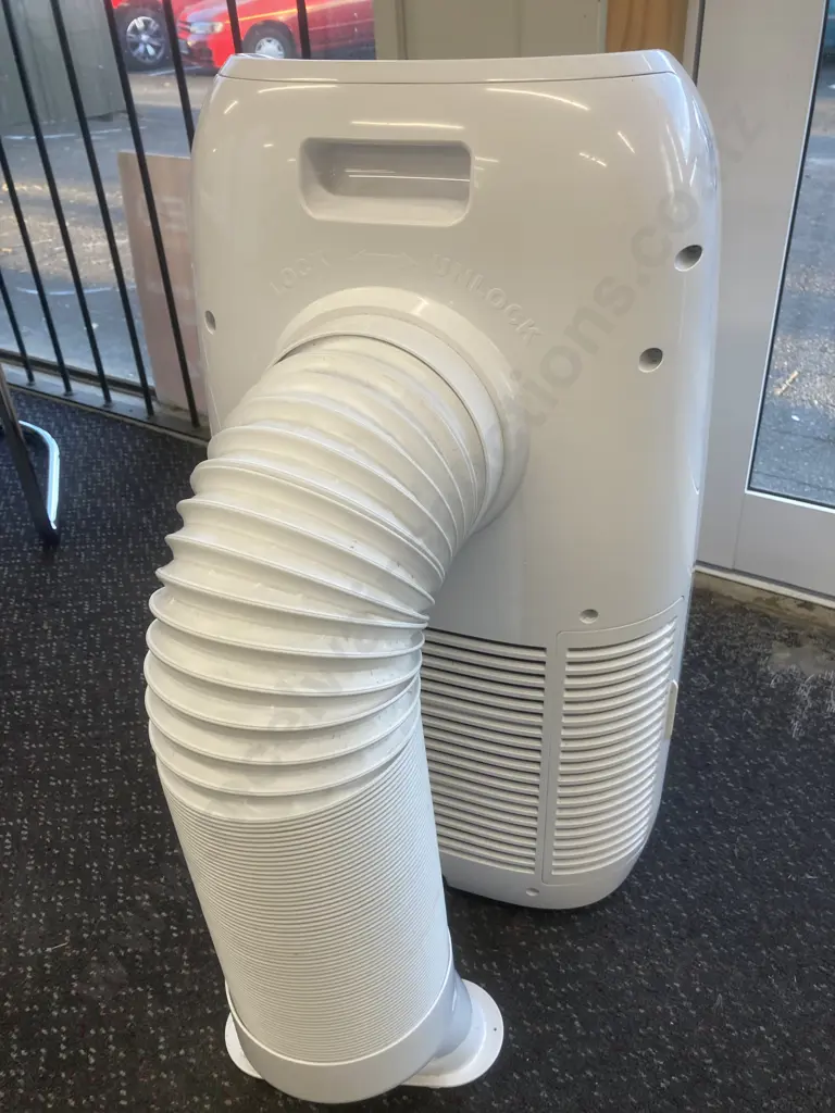 Arlec Portable Air Conditioner, Model PA 0701, 2.5Kw Image 1++