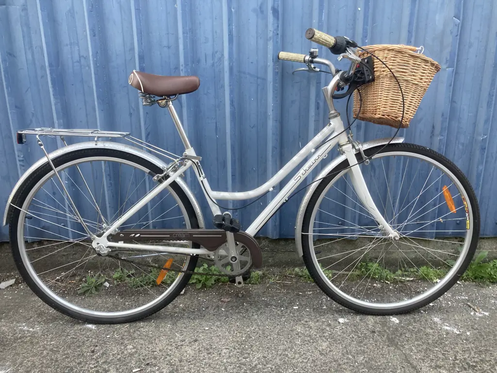 Schwinn Cream Cruiser Bike, Cane Basket, White With Brown Seat, 163-175 Image 1++