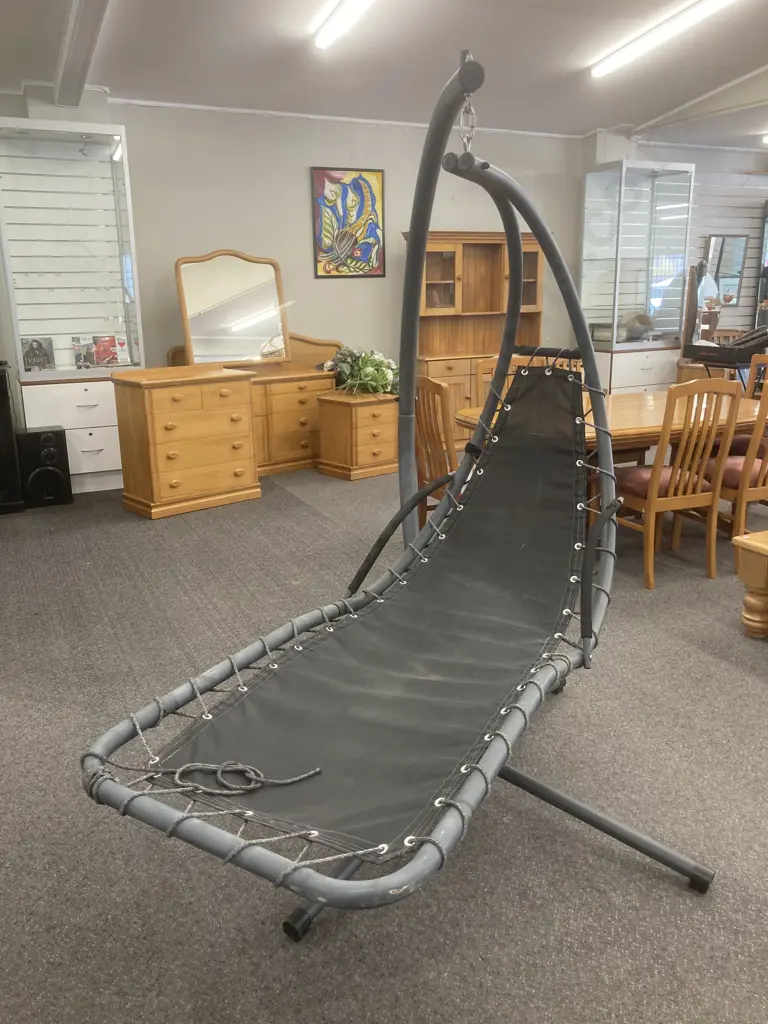 Outdoor Swing Lounger, L2m Image 1++