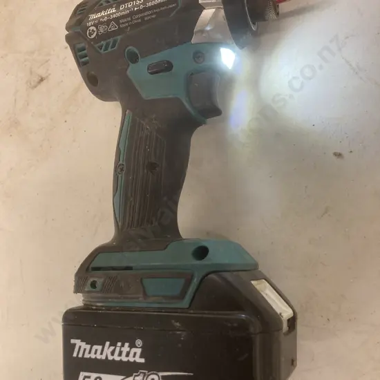 Makita 18V Impact Driver Brushless LXT Skin, Model DTD153 With A 5.0Ah Battery