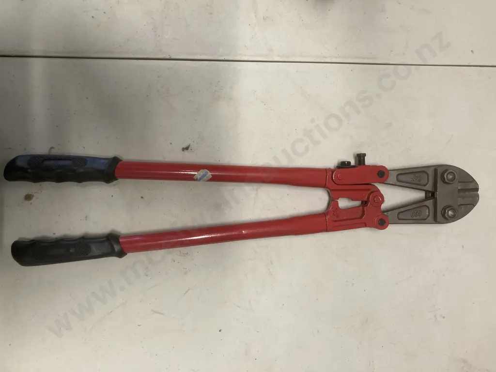 Red 24" / 600mm Bolt Cutters Image 1++