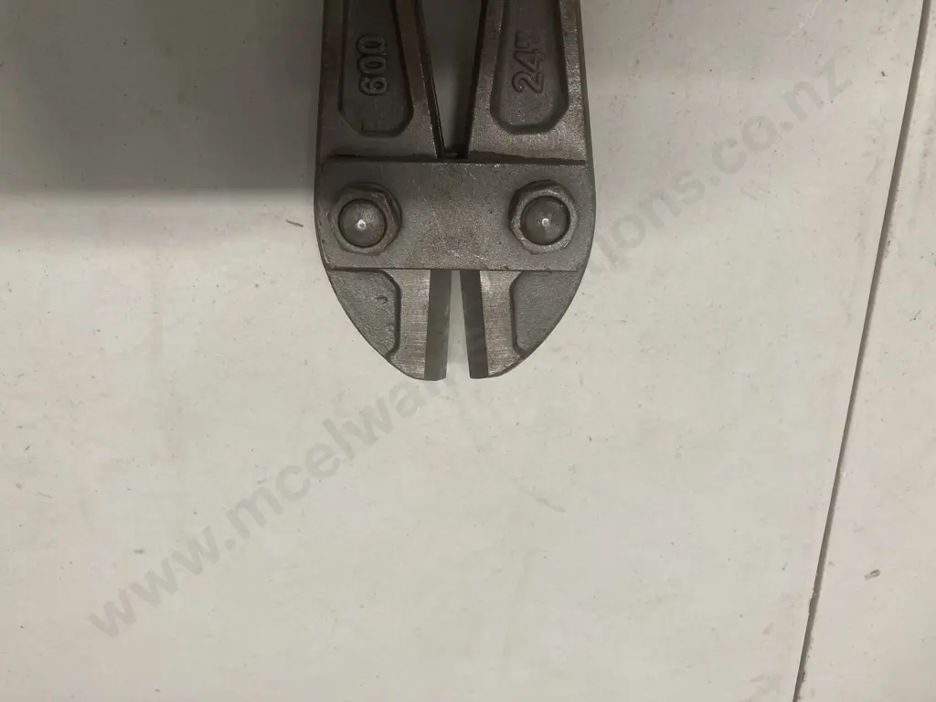 Red 24" / 600mm Bolt Cutters Image 1++
