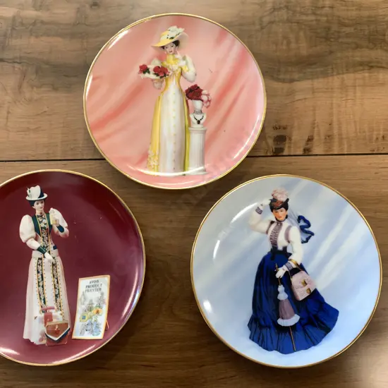 Collection of Avon Presidents Club Plates, 2003/2004 2004/2005 2005/2006