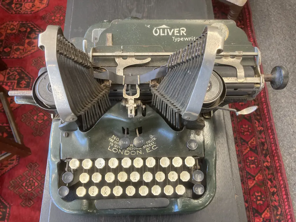 Rare Antique 1913 Printype Oliver 9 Typewriter, Military Green, Standard Visable Bat Wing Image 1++