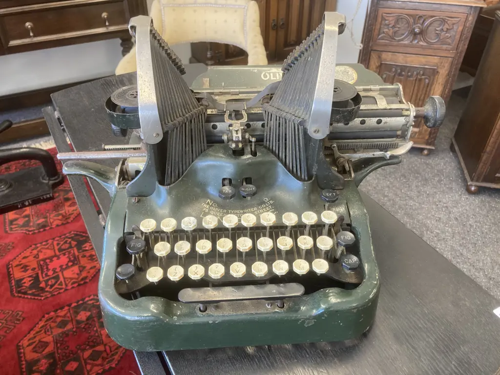 Rare Antique 1913 Printype Oliver 9 Typewriter, Military Green, Standard Visable Bat Wing Image 1++