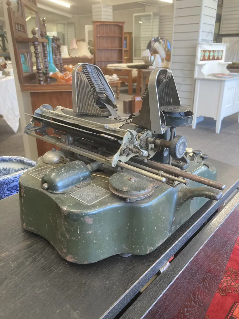 Rare Antique 1913 Printype Oliver 9 Typewriter, Military Green, Standard Visable Bat Wing Image 1++