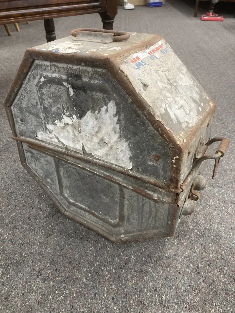 Vintage Industrial Galvanized Steel "MGM" Australia Hinged Film Reel Case With Original Latch And Drop Handle Image 1++
