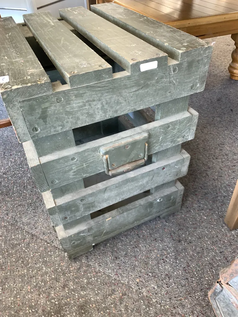 Vintage US Army Signal Corps Power Unit / Packing Crate H57cm, W50cm, D40cm. Image 1++