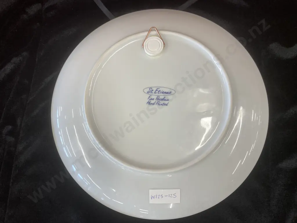 St Etienne Fine Porcelain Hand Painted Plate Diam26cm. Image 1++