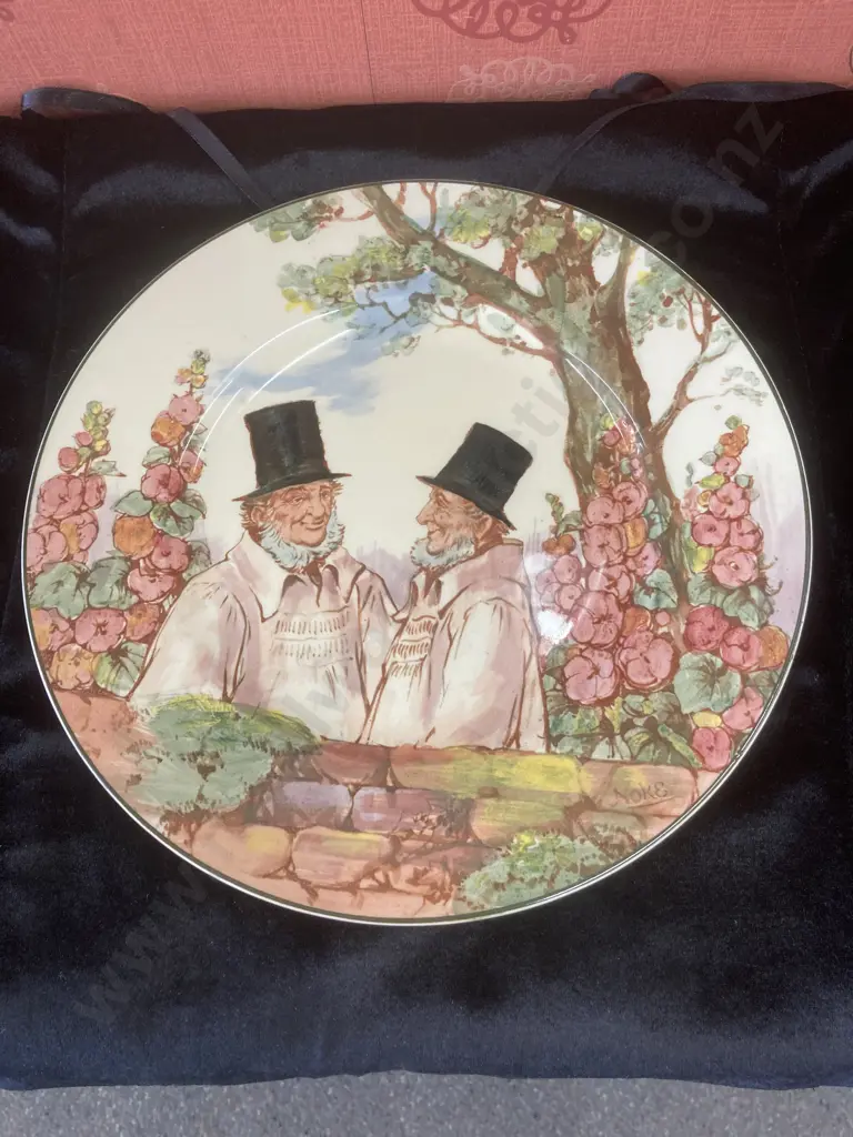 Colourful Vintage Royal Doulton "Zunday Zmocks" Plate Diam26.5cm. Image 1++
