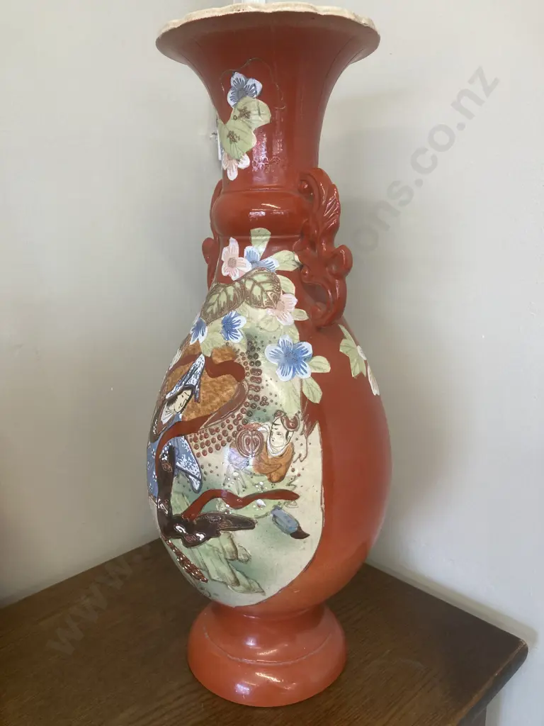 18th Century Japanese Urn (af to rim), H47.5cm Image 1++