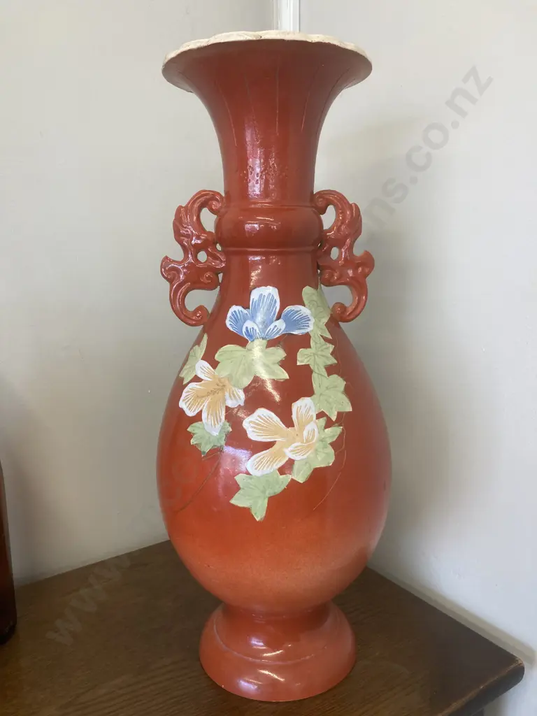 18th Century Japanese Urn (af to rim), H47.5cm Image 1++