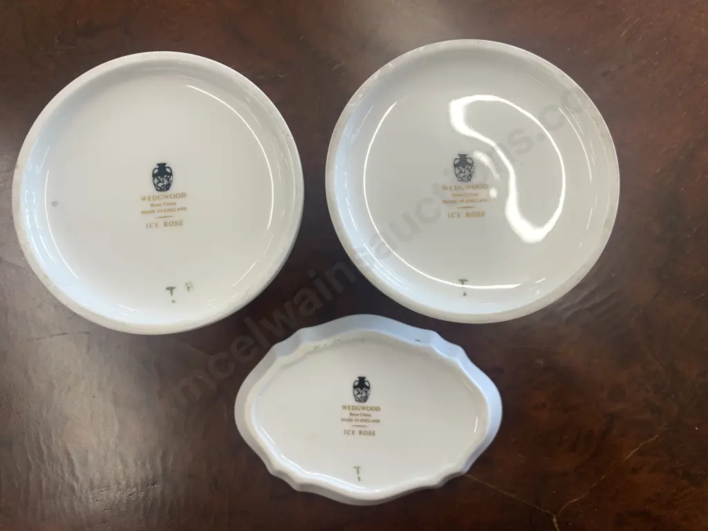 Wedgwood 'Ice Rose' Candle Holders, H7cm With An Oval Dish Image 1++