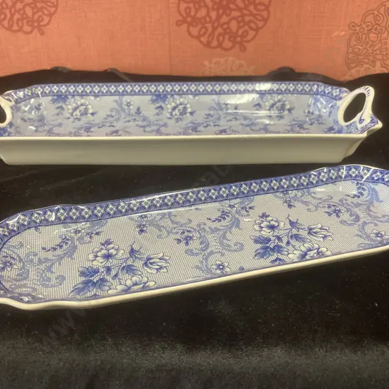 Dainty Vintage Blue And White Platters x2. 1x L30cm,1x L23cm.
