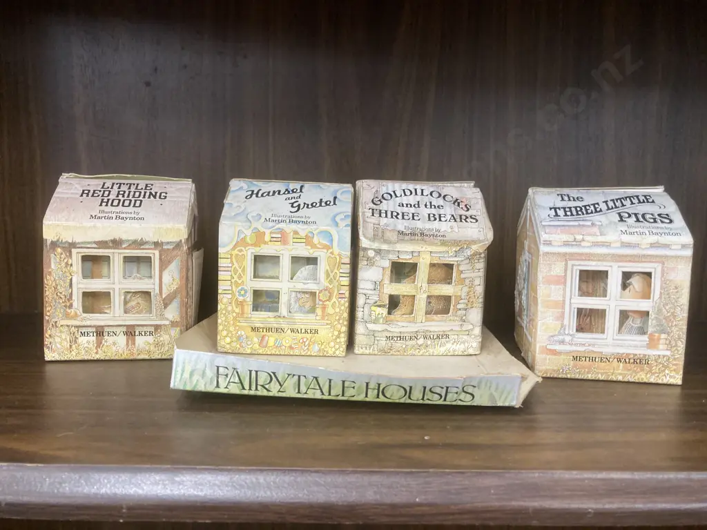 Vintage 1982 Fairytale House Fold Out Books Methuen Walker Books Martin Baynton, Set of Four Image 1++