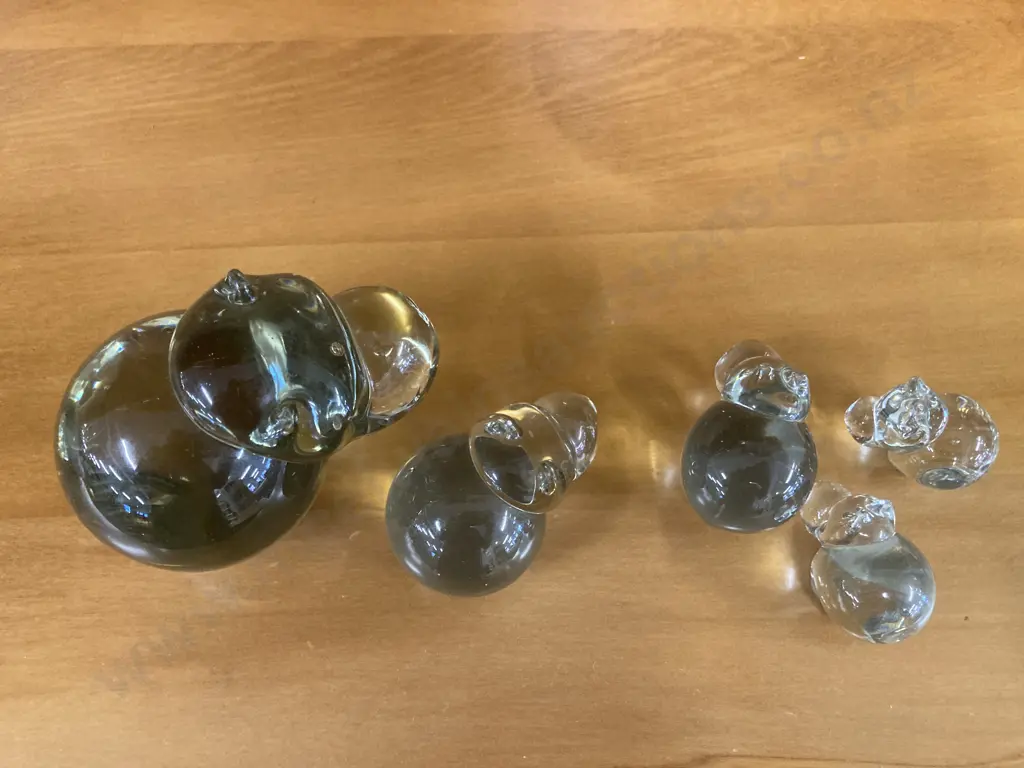 Art Glass NGWENYA Glass Hippo Figurines, Set of Five, Kingdom of Swaziland, From 3.5cm to 8cm H Image 1++