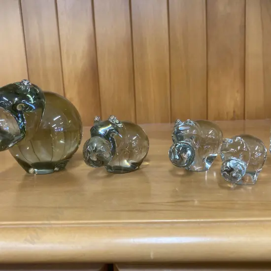 Art Glass NGWENYA Glass Hippo Figurines, Set of Five, Kingdom of Swaziland, From 3.5cm to 8cm H