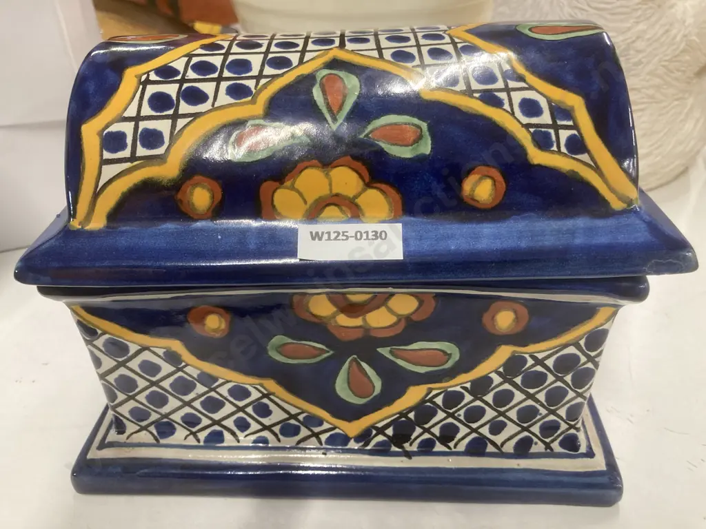 Mexican Pottery Lidded Chest, 16 x 22cm Image 1++