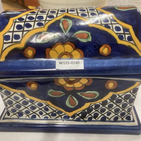 Mexican Pottery Lidded Chest, 16 x 22cm