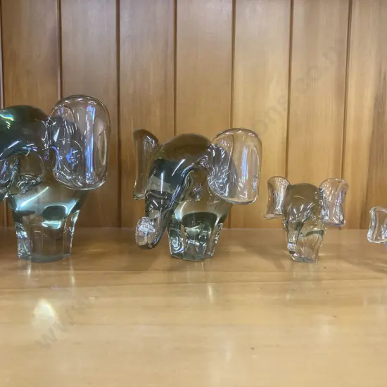 Art Glass NGWENYA Glass Elephant Figurines, Set of Four, Kingdom of Swaziland, From 5cm to 12cm H