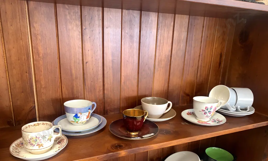 Shelf Lot of Vintage Cups & Saucers Including Poole, Crown Lynn Etc Image 1++