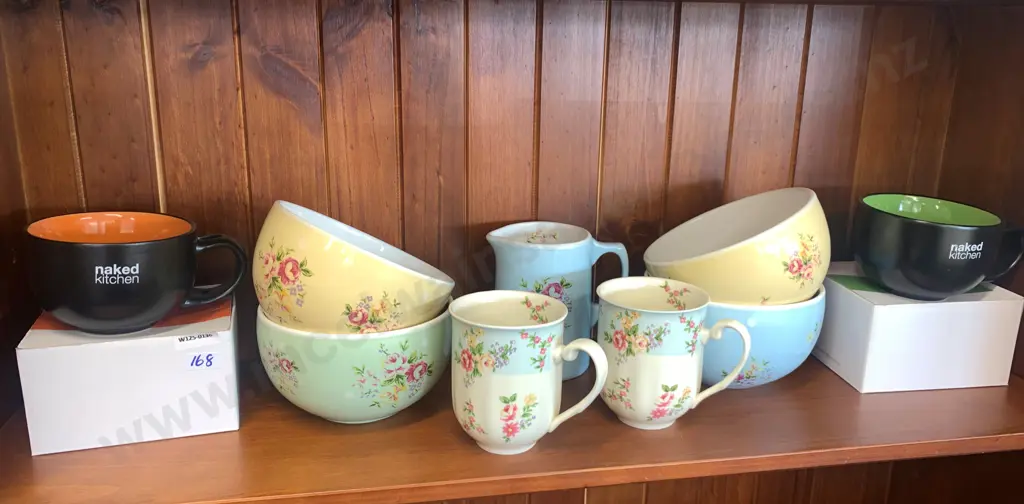 Selection of Robert Gordon Jugs, Bowls, Coffee Cups & Naked Kitchen Cups Image 1++