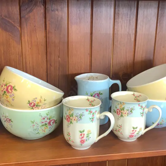 Selection of Robert Gordon Jugs, Bowls, Coffee Cups & Naked Kitchen Cups