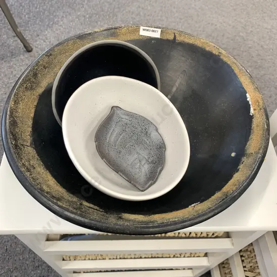Heavy Round Decorative Bowl With Small Bowls x2 And Small Leaf Dish