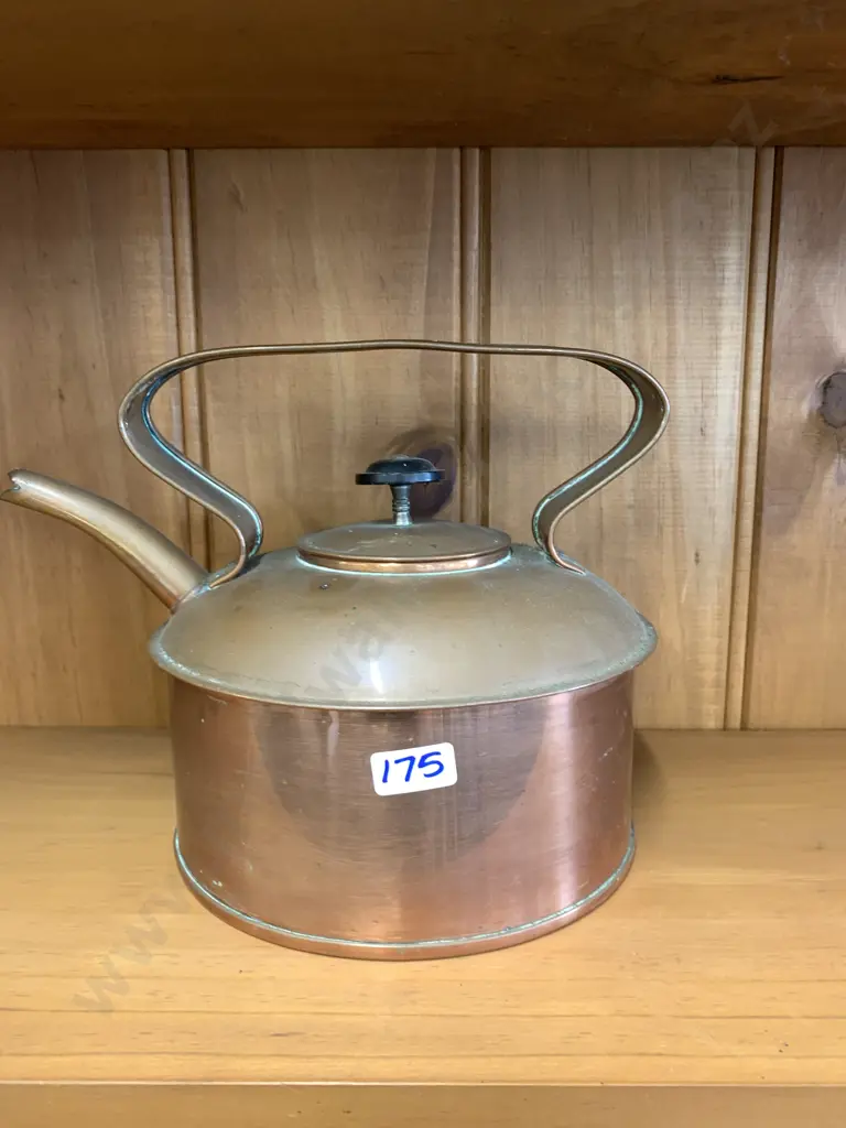 Copper Kettle, 19 x 25cm Image 1++