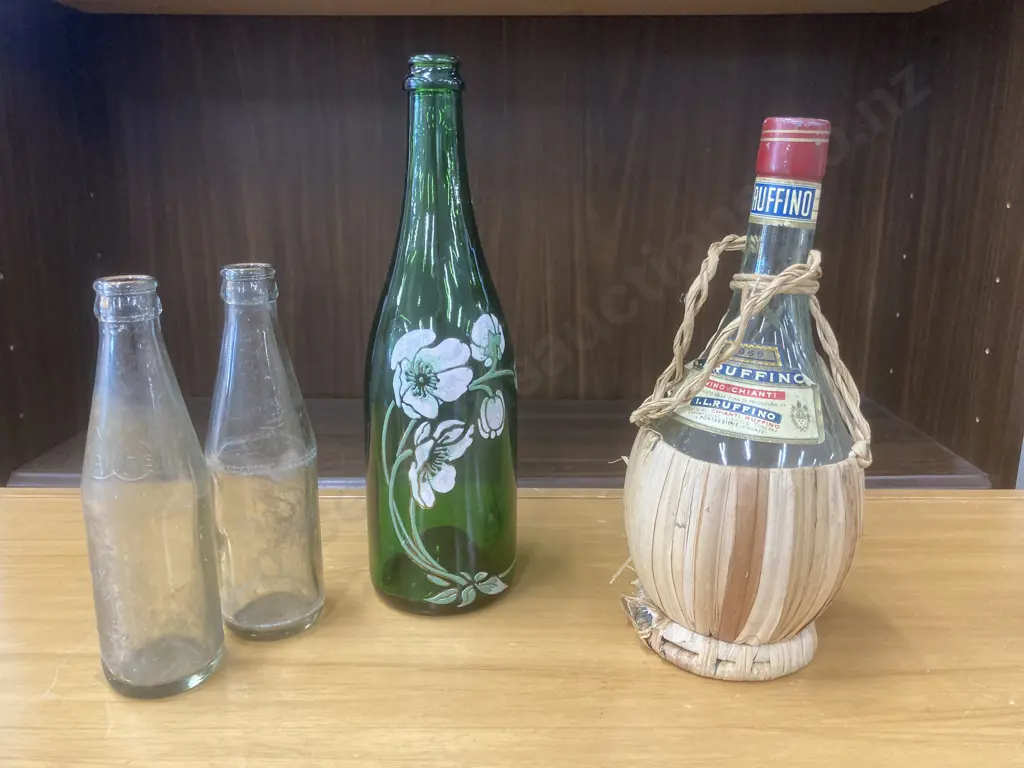 Vintage Wicker I.L. Ruffino Wine Bottle 1965 Vino Chianti Bottle, H27cm, Pair of Clear Glass Ballins Bottles Image 1++