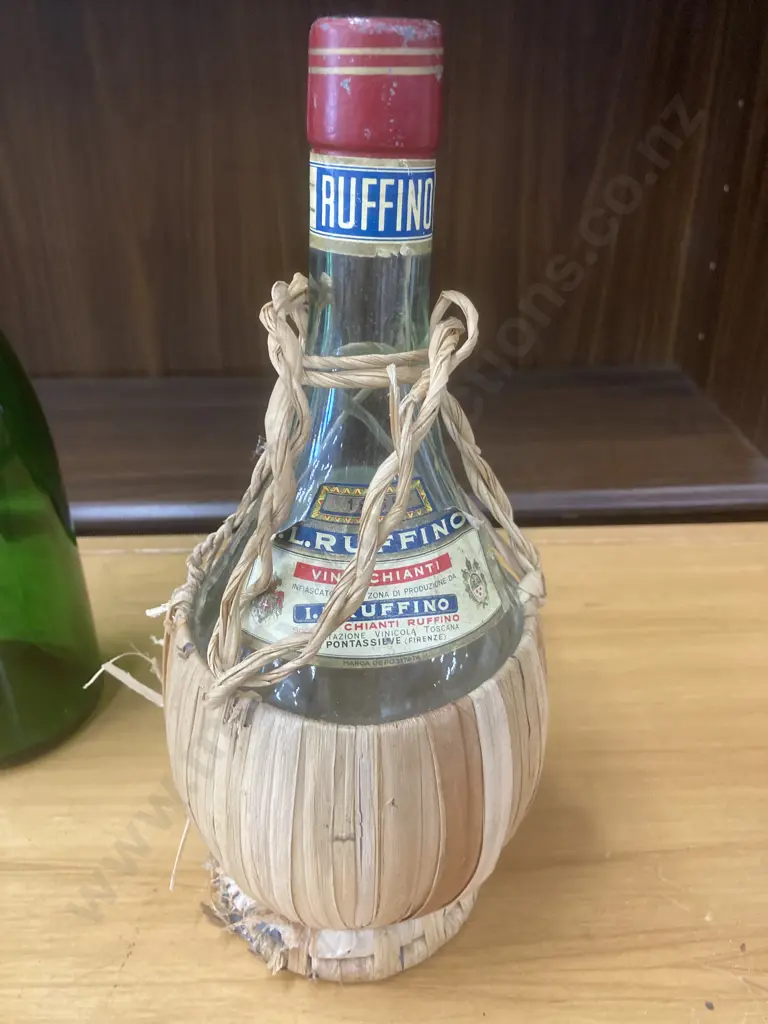 Vintage Wicker I.L. Ruffino Wine Bottle 1965 Vino Chianti Bottle, H27cm, Pair of Clear Glass Ballins Bottles Image 1++