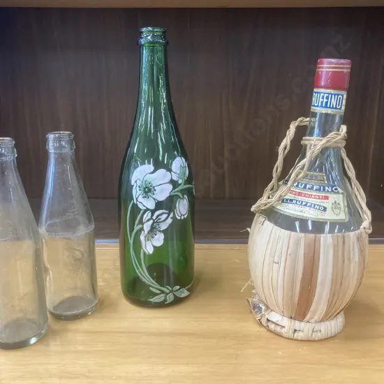Vintage Wicker I.L. Ruffino Wine Bottle 1965 Vino Chianti Bottle, H27cm, Pair of Clear Glass Ballins Bottles